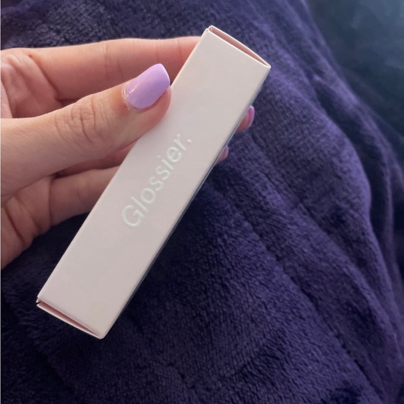 Glossier lip creme - Picture 1 of 2